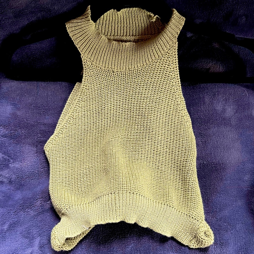 Green knit top cropped tank